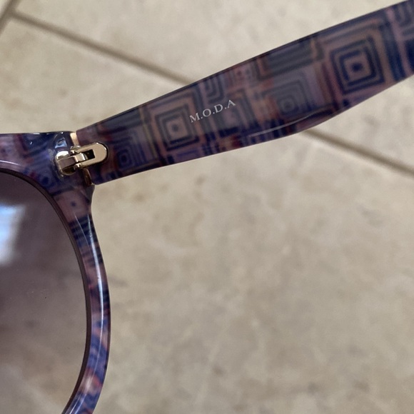 Moda International Dark Purple Sunglasses & Hard Shell Case - Picture 6 of 14